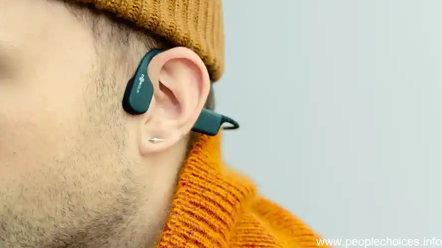 how to put bluetooth headset in ear